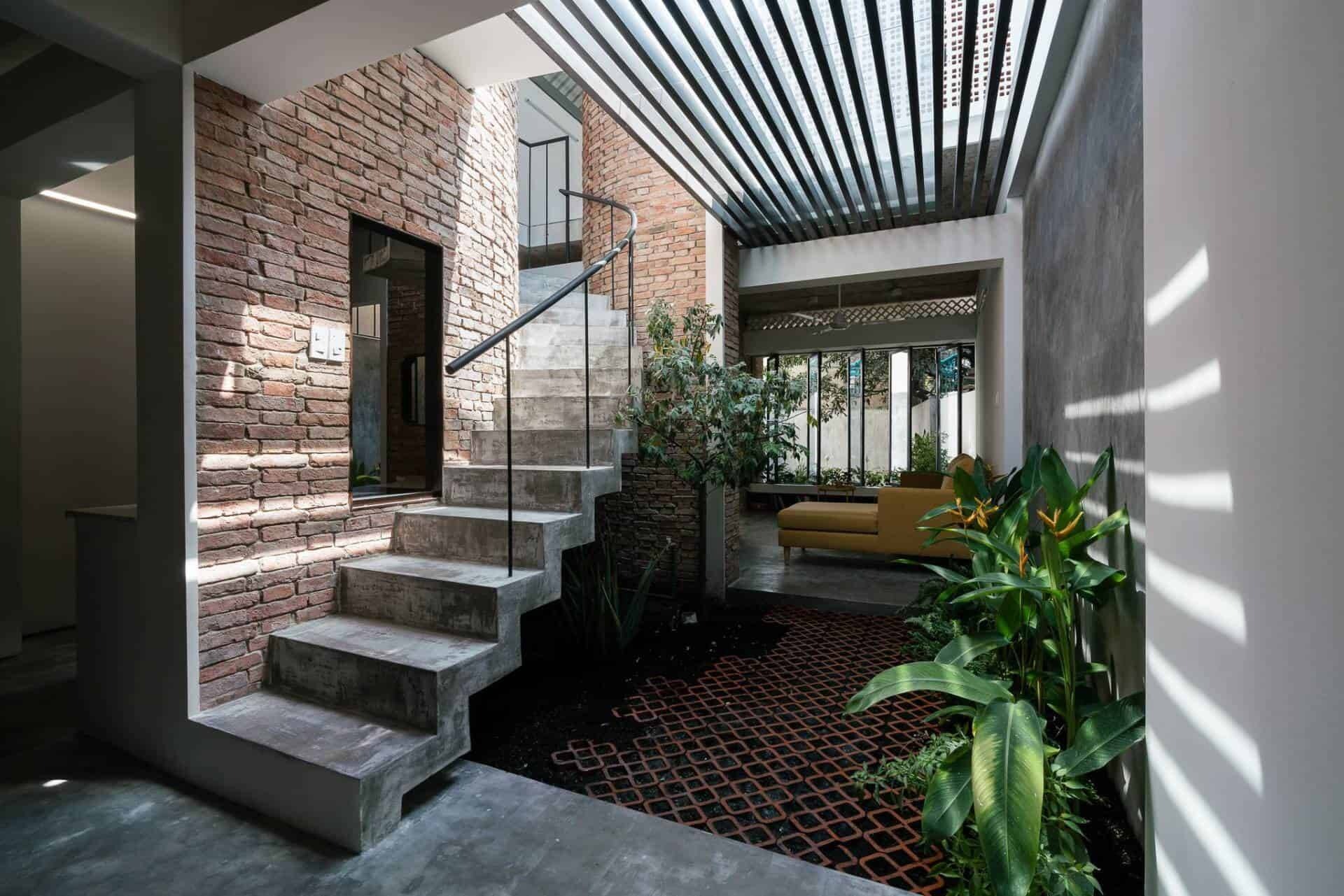 Giếng trời nhà ống - Cầu nối giữa không gian sống và thiên nhiên Giếng trời nhà ống