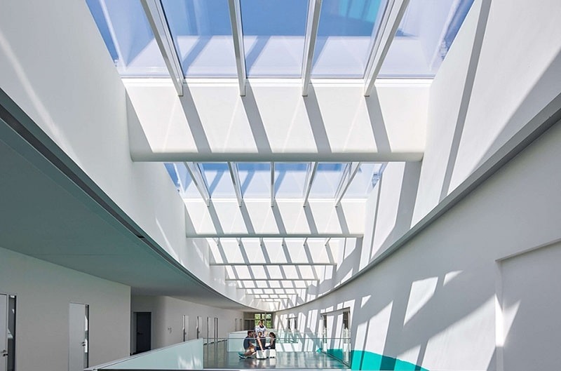 Lựa chọn vật liệu làm giếng trời bền bỉ và tốt nhất năm 2023